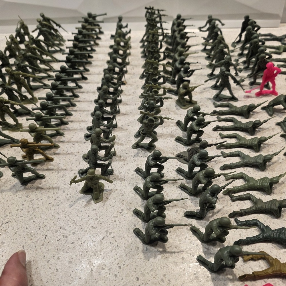 Nice Lot of 139 VIETNAM US Vintage Soldiers Plastic Figures Unmarked - Picture 5 of 16